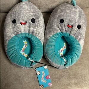 Squishmallows Dinosaur Plush Gray and Teal Plush Slippers Size 4/5